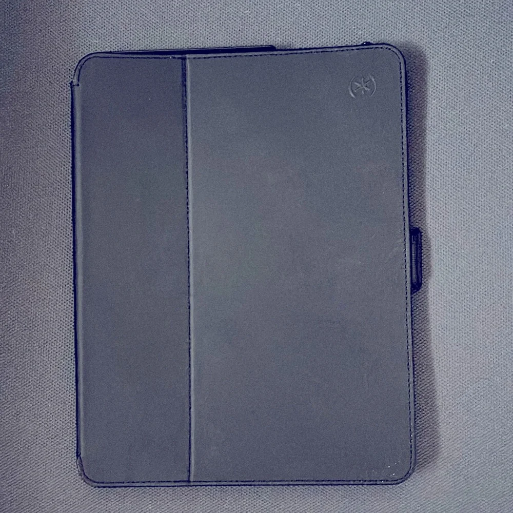 Speck Balance Folio Hardshell Case for iPad Pro